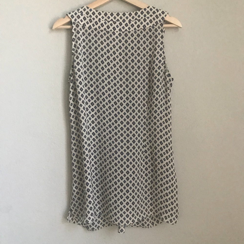 SOLD** CAbi cleo tank top size ivory diamond print - Picture 3 of 6